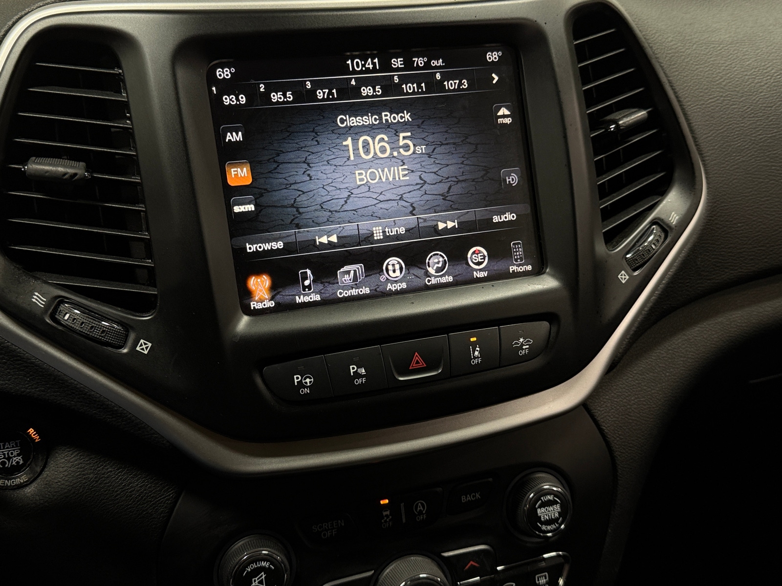 Thumbnail: 2015 Jeep Cherokee - 4