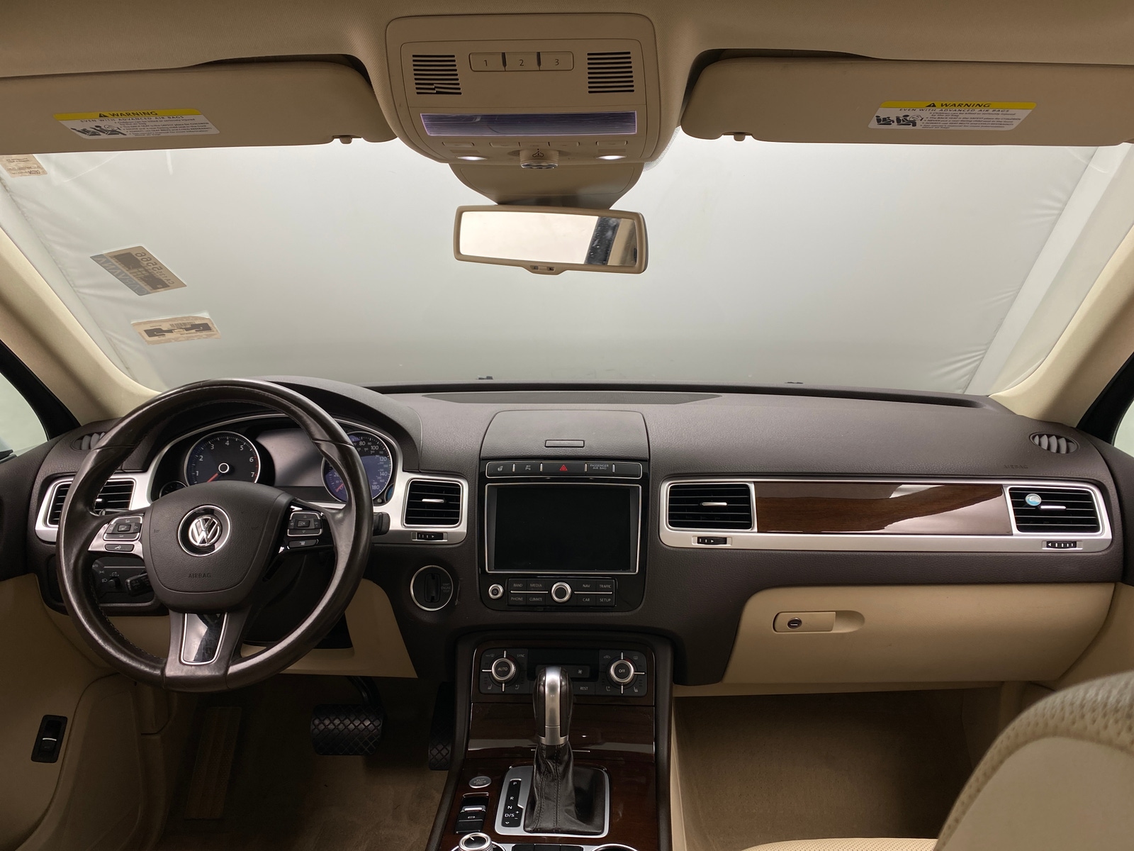 Thumbnail: 2016 Volkswagen Touareg - 3