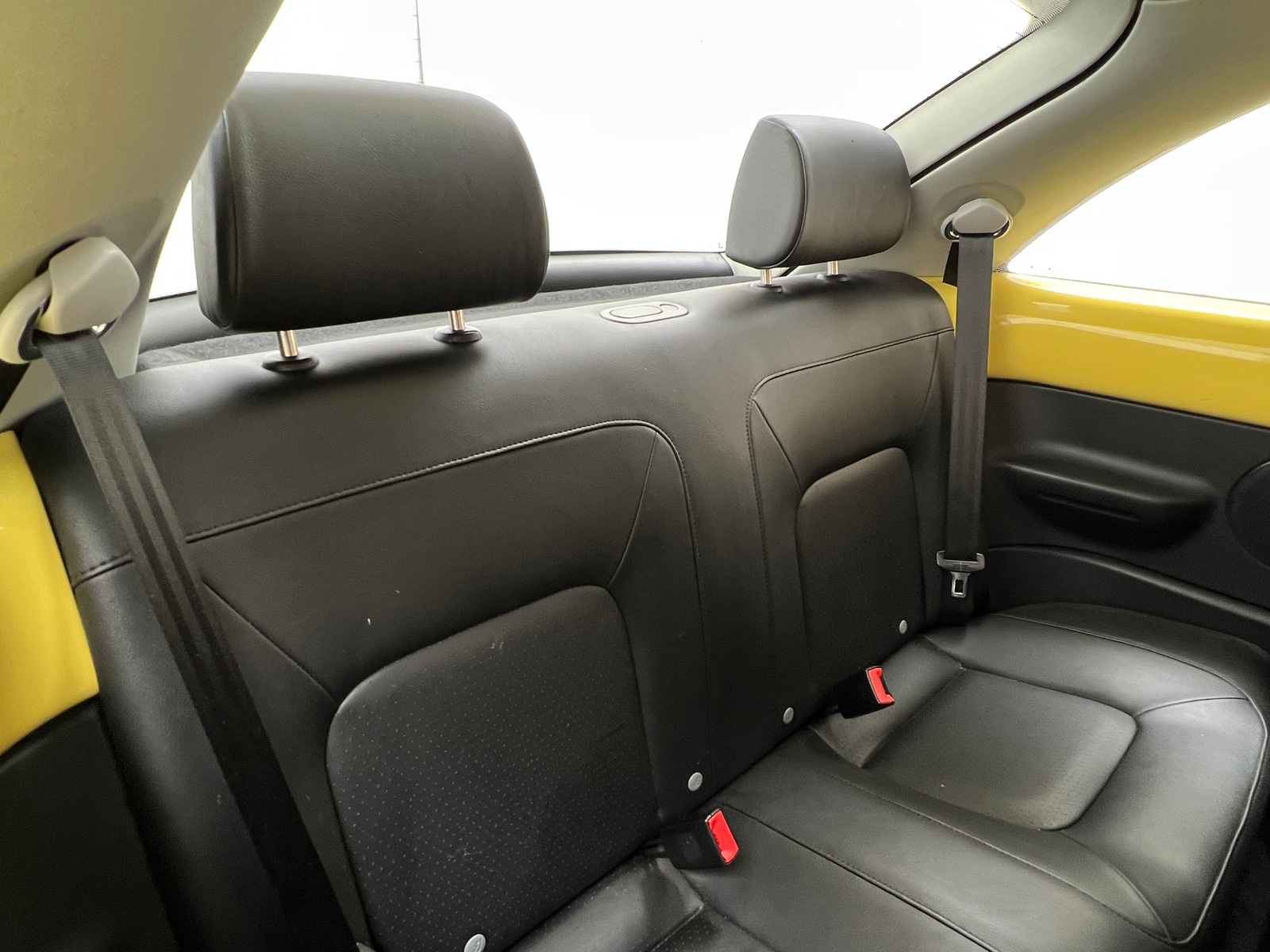 Thumbnail: 2010 Volkswagen New Beetle - 4