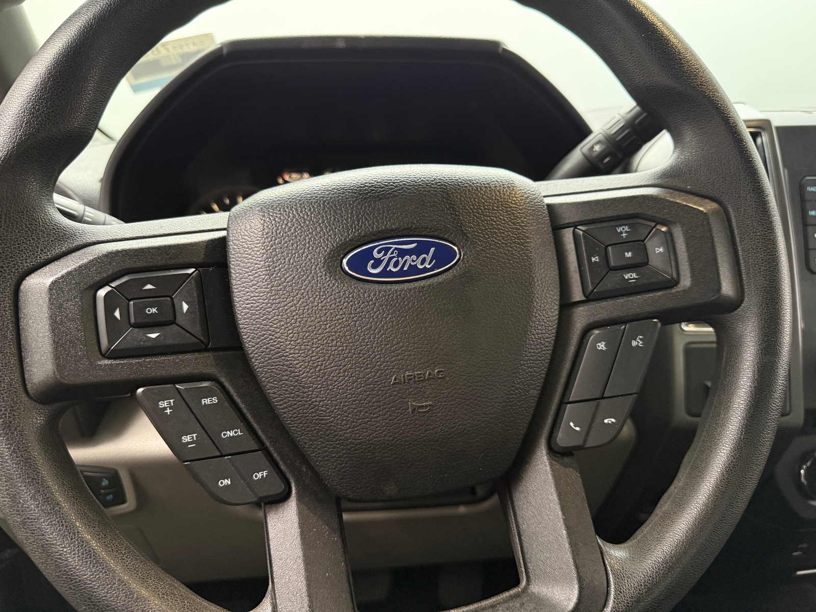 Thumbnail: 2018 Ford Econoline - 5