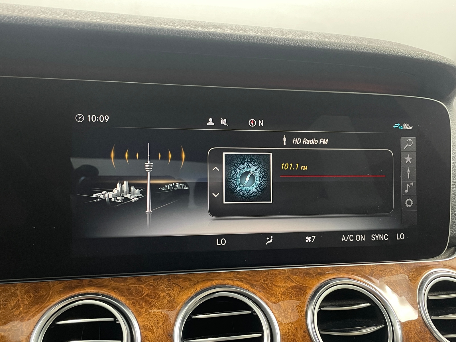 Thumbnail: 2020 Mercedes-Benz E-Class - 3
