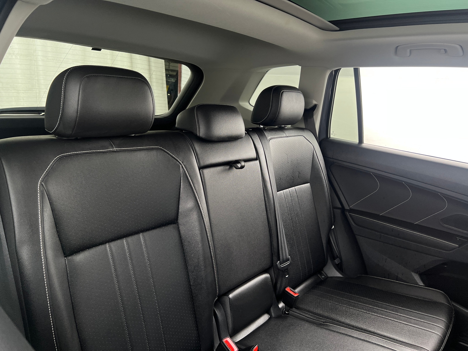 Thumbnail: 2022 Volkswagen Tiguan - 5