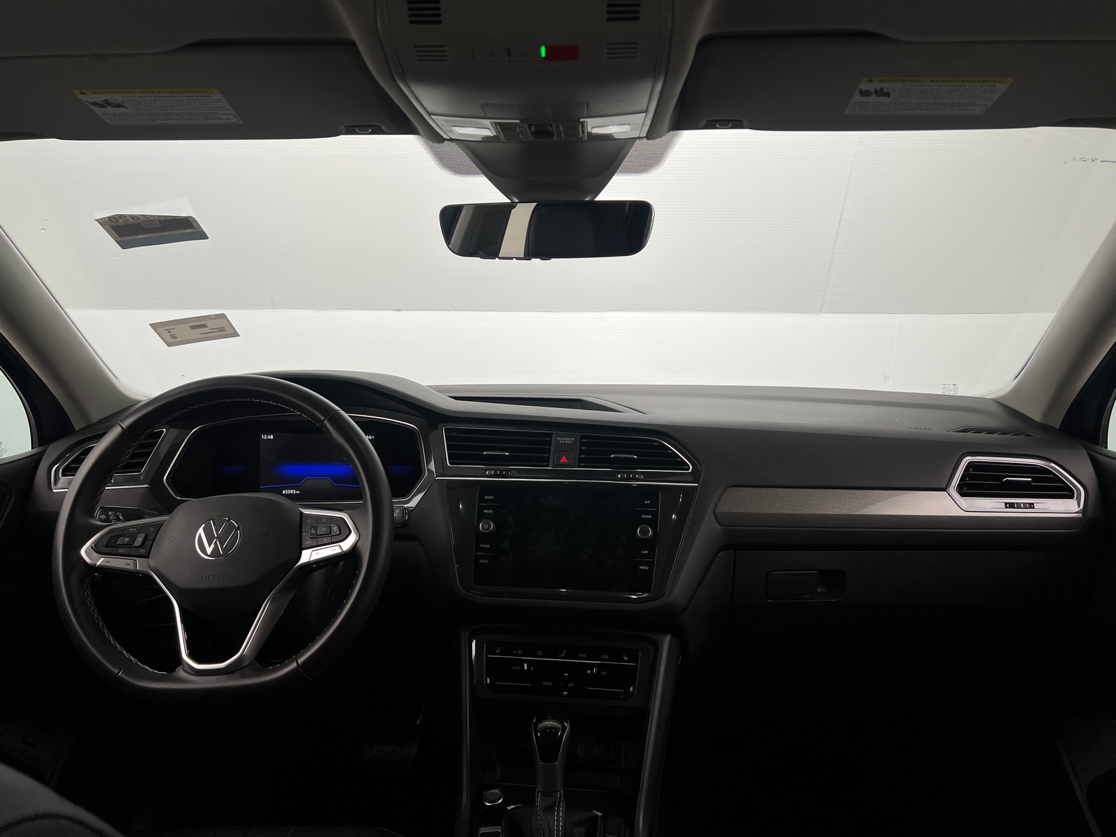 Thumbnail: 2022 Volkswagen Tiguan - 2