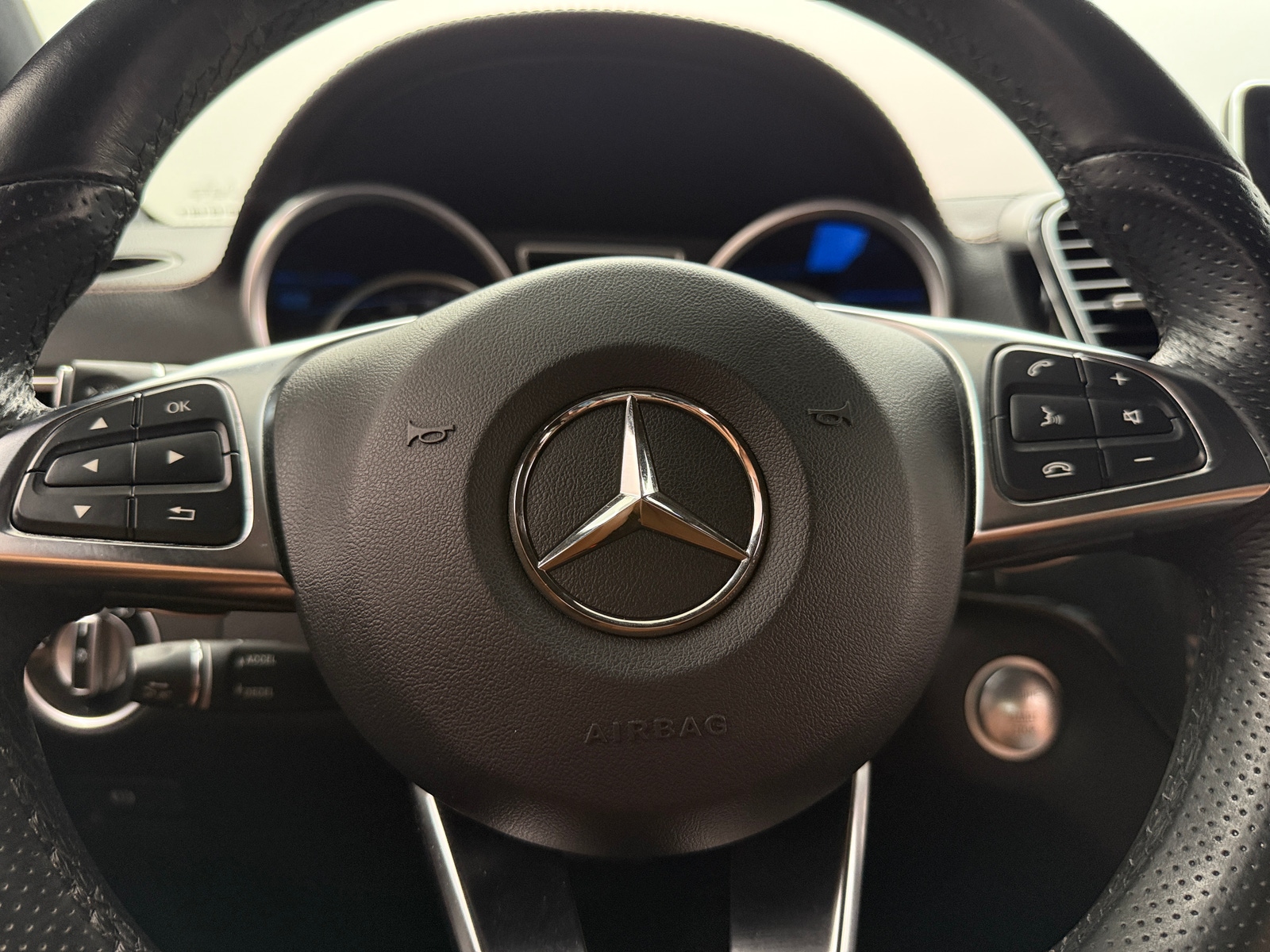 Thumbnail: 2016 Mercedes-Benz GLE - 4