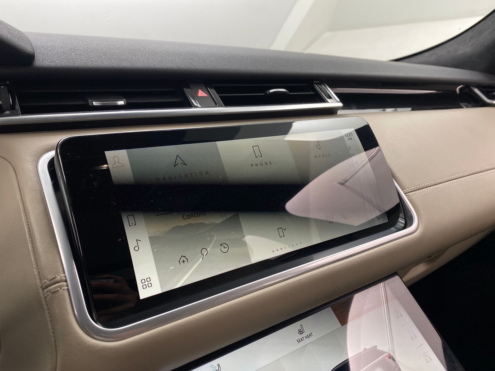 Thumbnail: 2022 Land Rover Range Rover Velar - 3