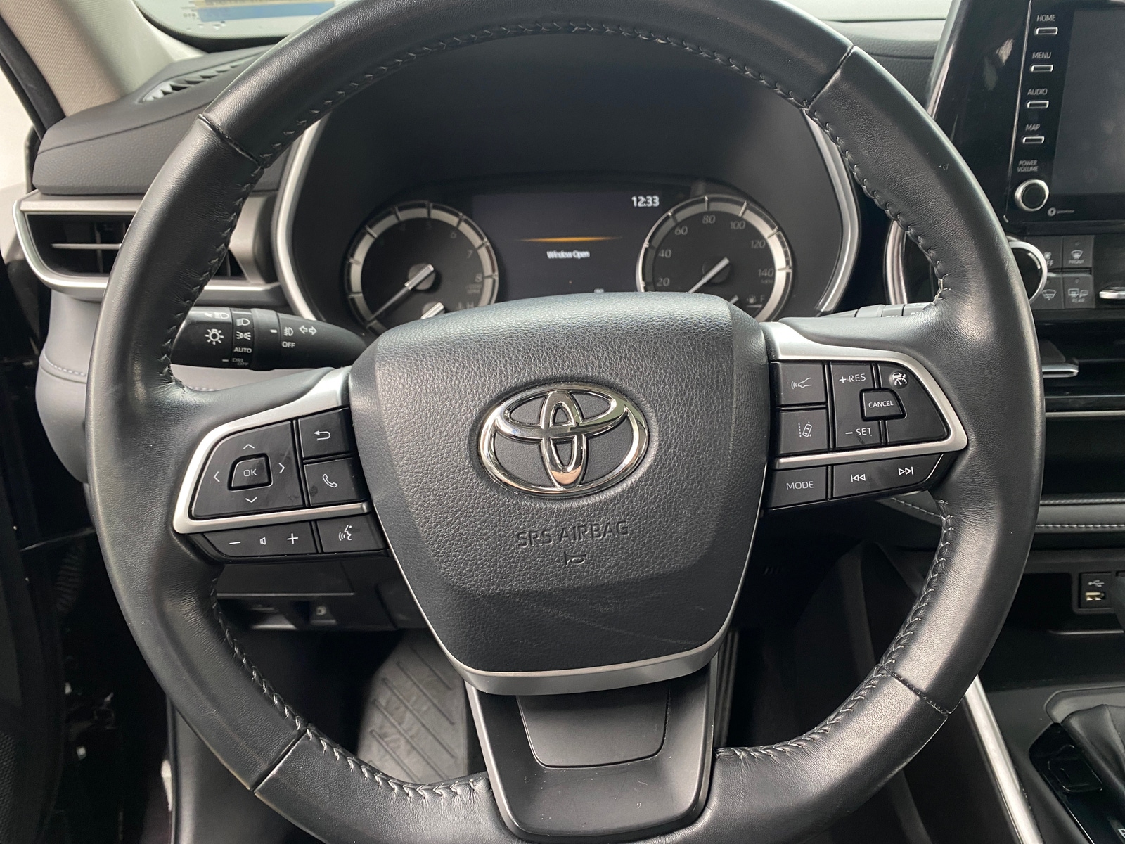 Thumbnail: 2022 Toyota Highlander - 5