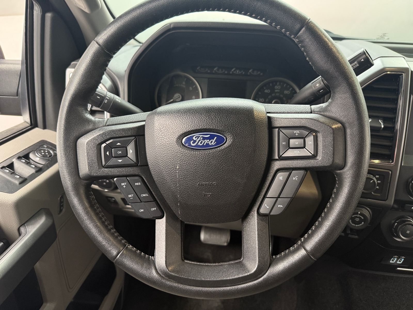 Thumbnail: 2018 Ford Econoline - 5