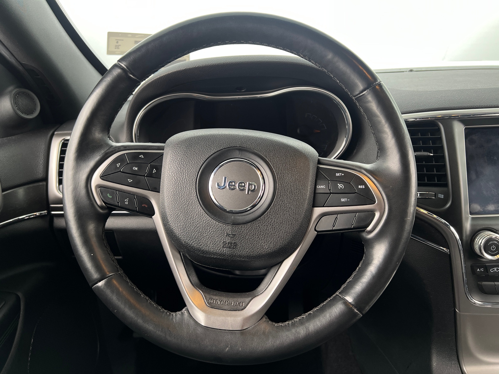 Thumbnail: 2018 Jeep Grand Cherokee - 4