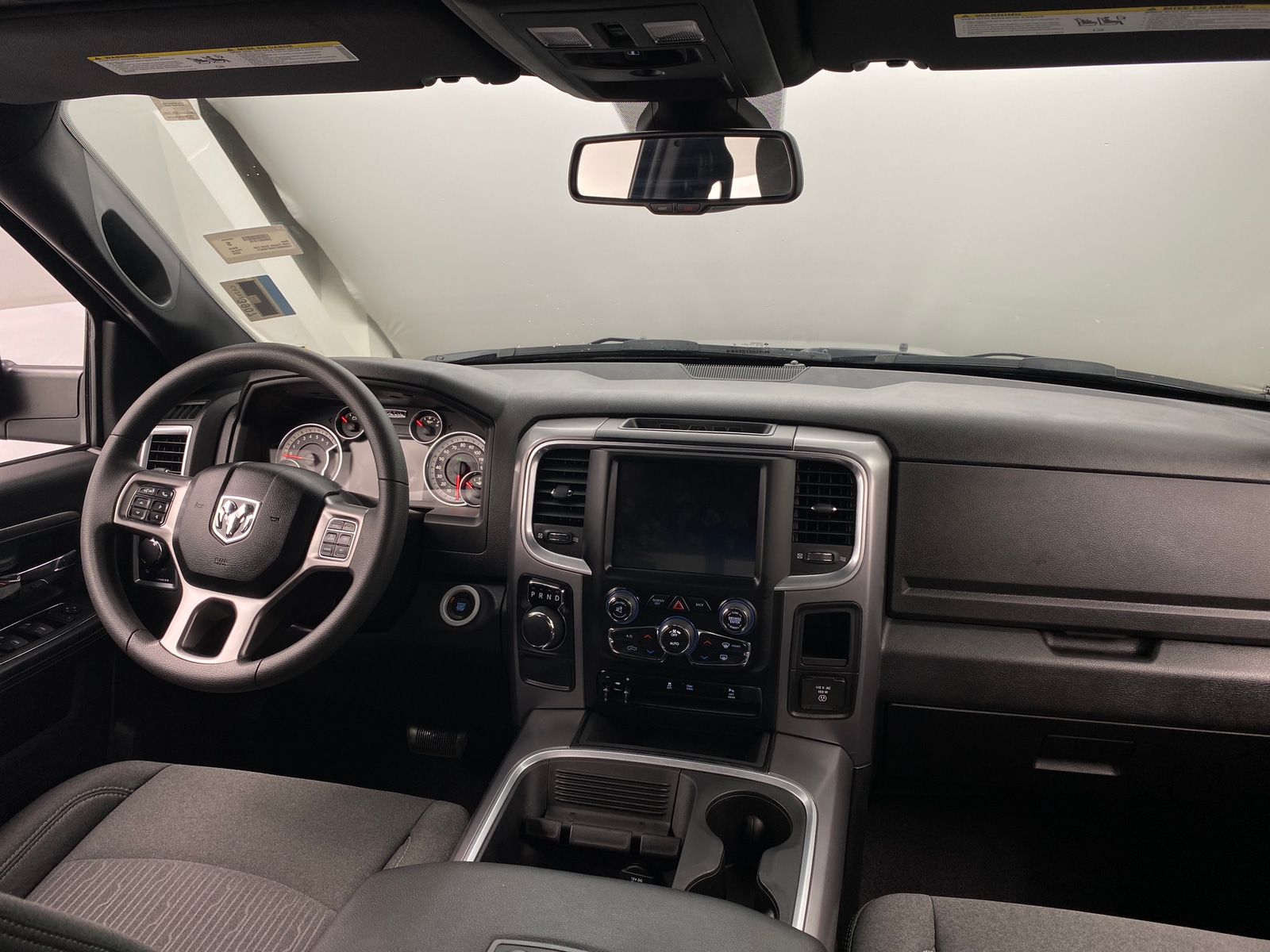 Thumbnail: 2024 RAM 1500 Classic - 3