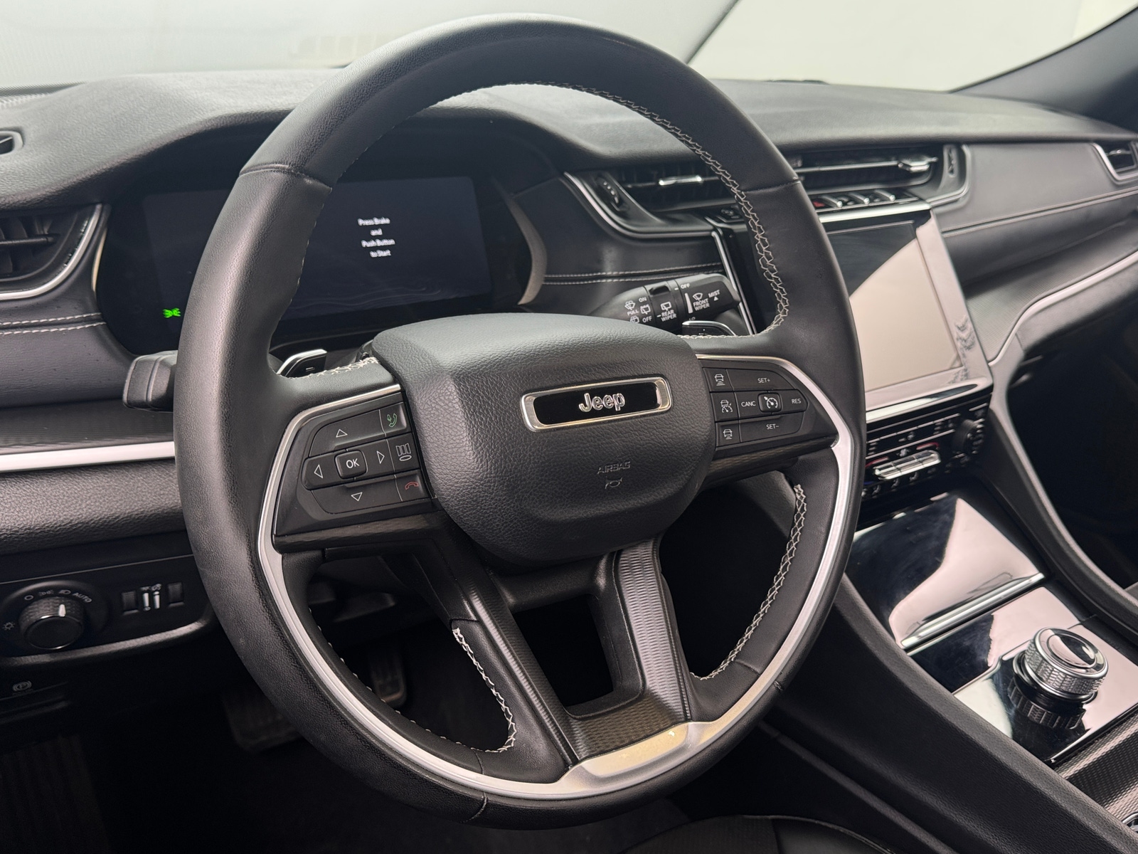 Thumbnail: 2024 Jeep Grand Cherokee L - 4