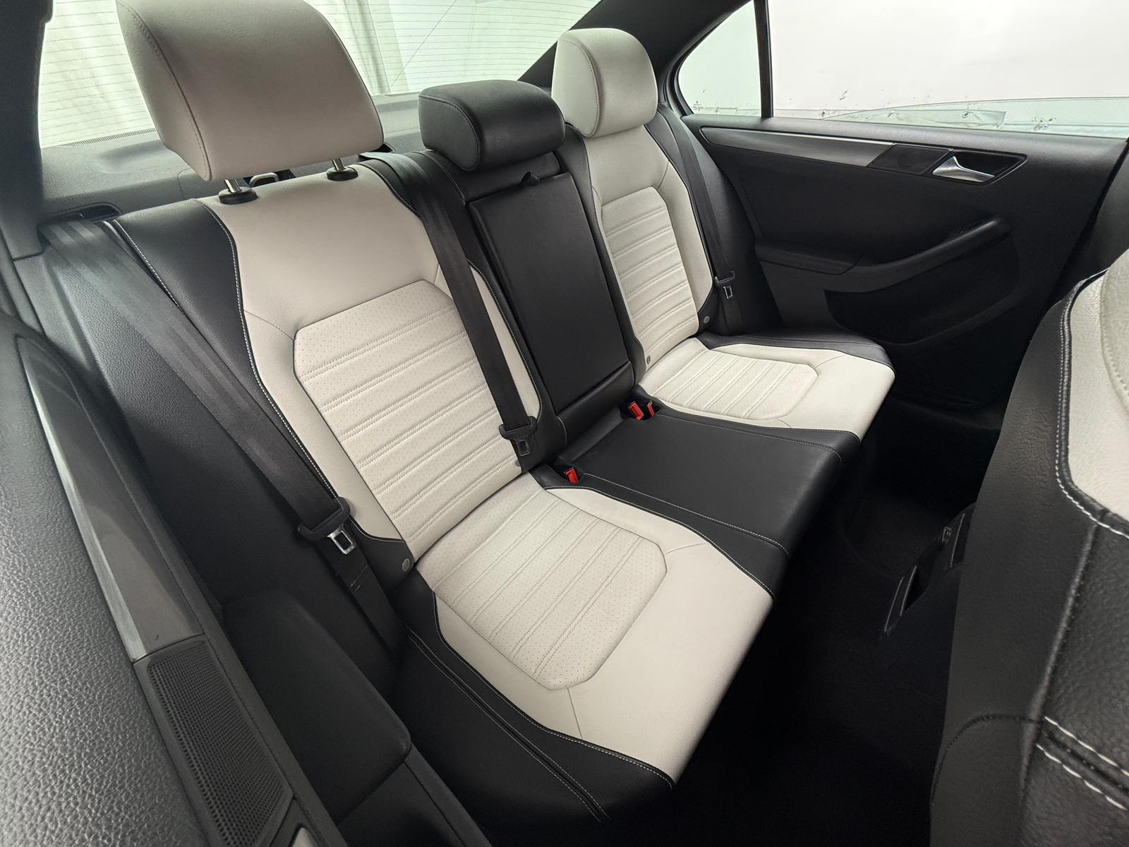 Thumbnail: 2016 Volkswagen Jetta - 5