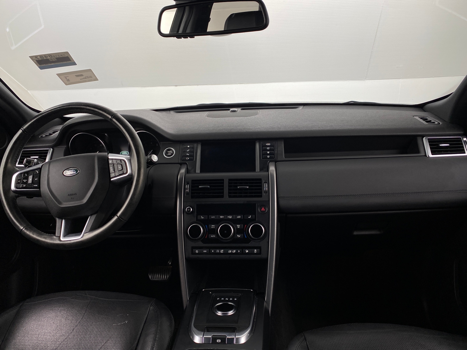 Thumbnail: 2019 Land Rover Discovery Sport - 2