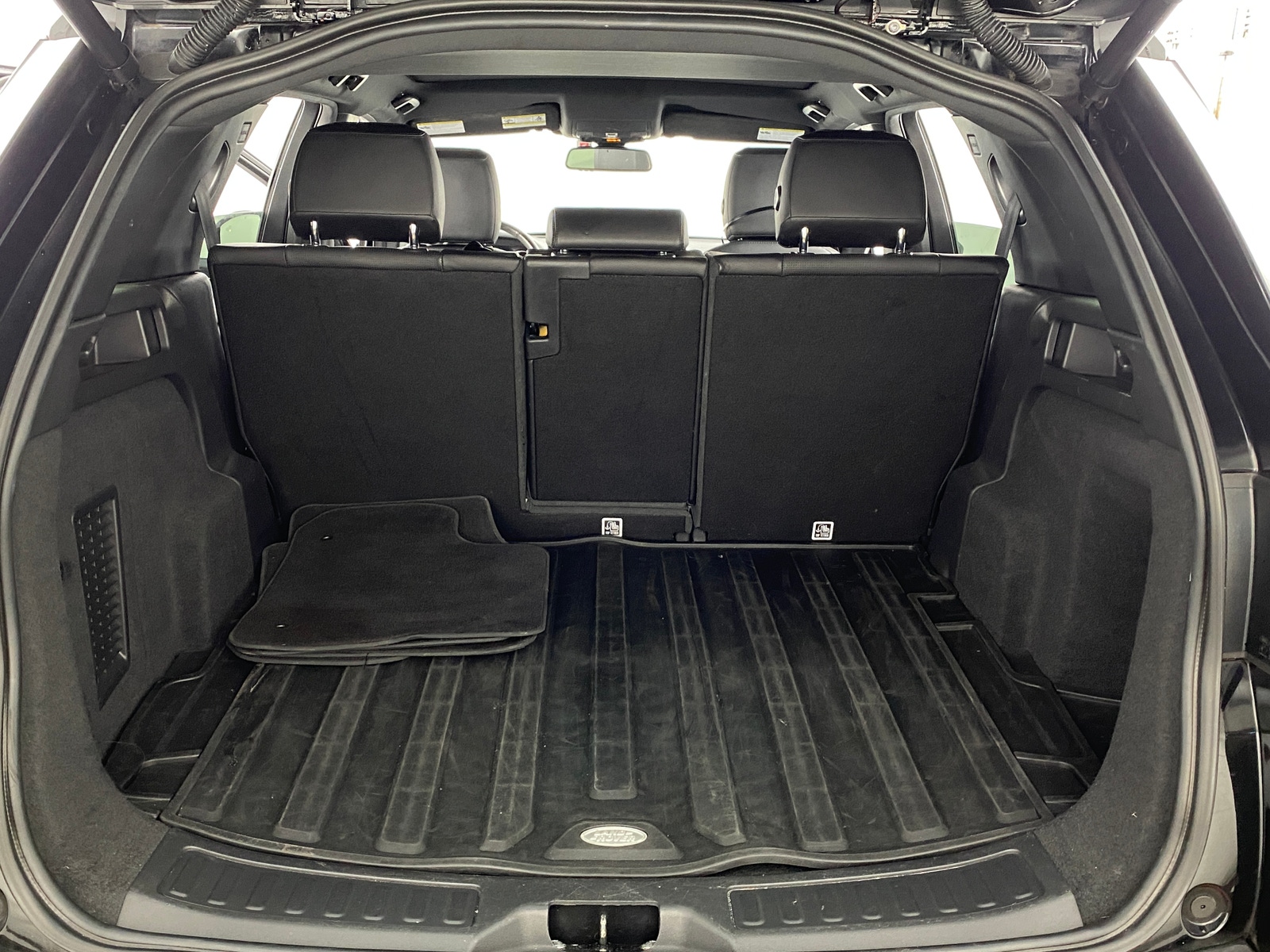 Thumbnail: 2019 Land Rover Discovery Sport - 6