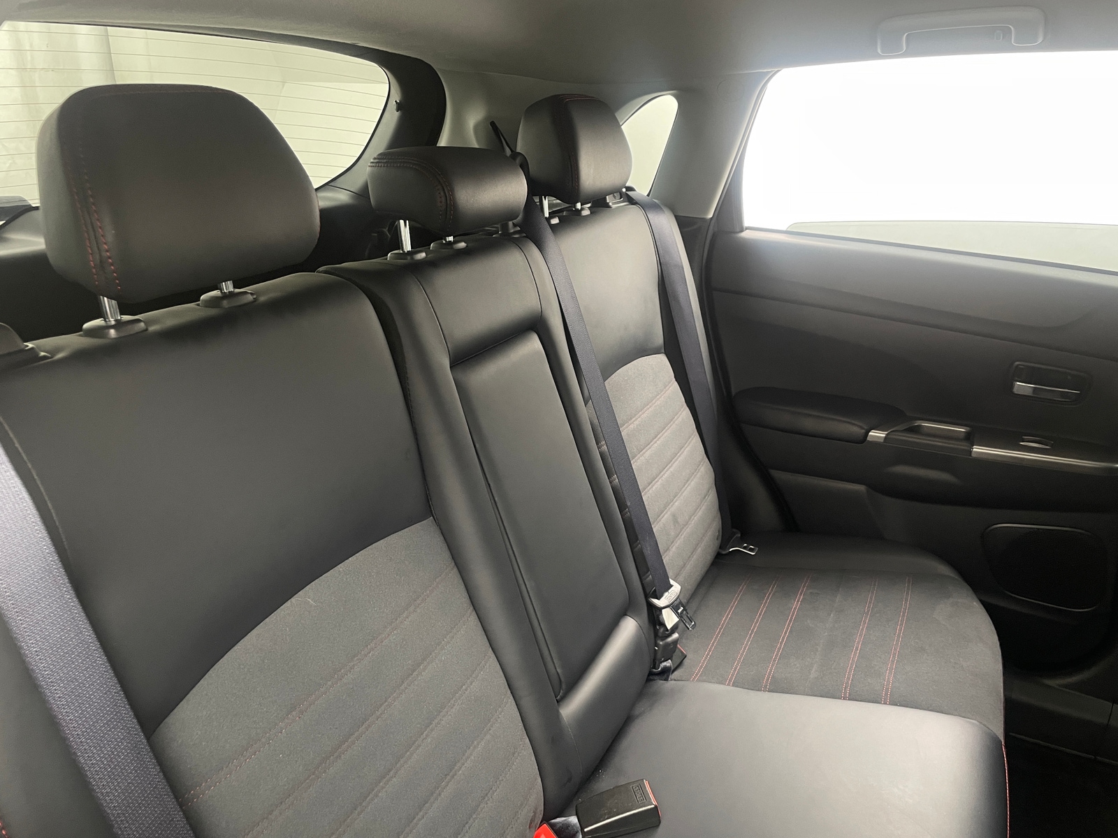 Thumbnail: 2024 Mitsubishi Outlander Sport - 5