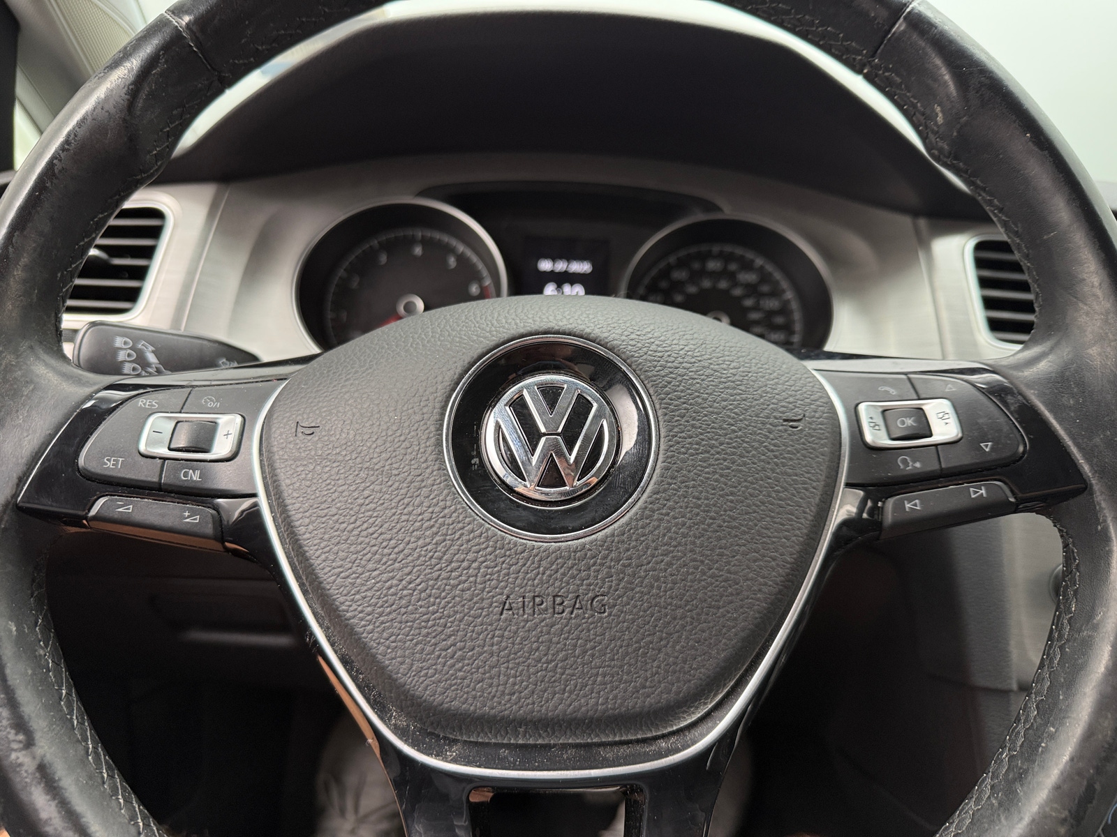Thumbnail: 2016 Volkswagen Golf - 5