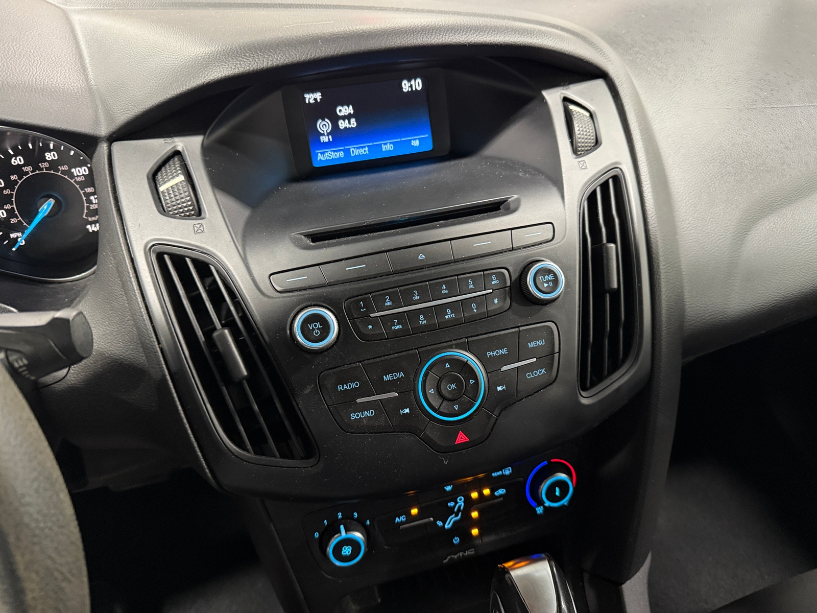 Thumbnail: 2015 Ford Focus - 4