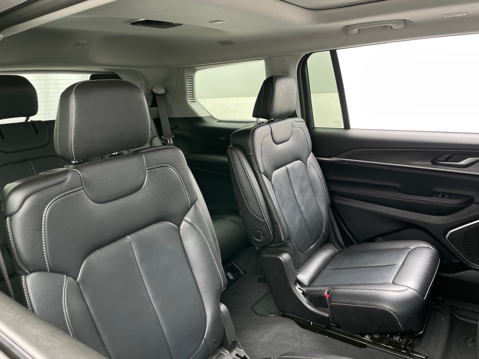 Thumbnail: 2022 Jeep Grand Cherokee L - 5