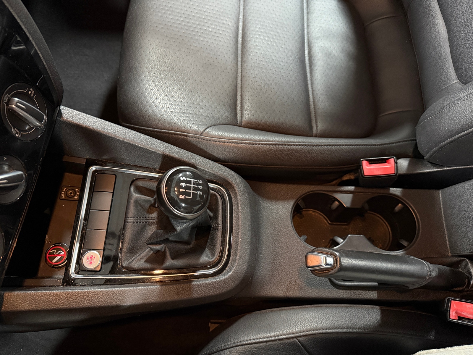 Thumbnail: 2015 Volkswagen Jetta - 4