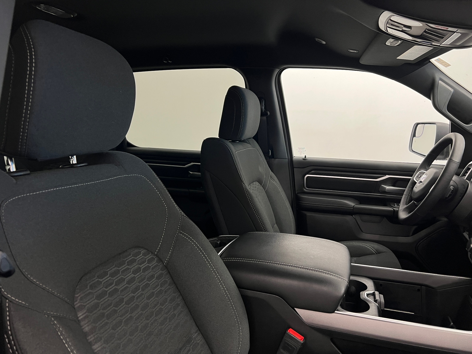 Thumbnail: 2025 RAM 1500 - 2