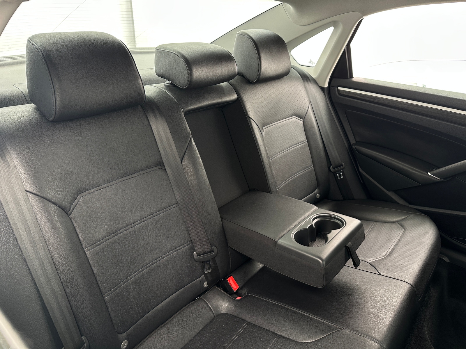Thumbnail: 2016 Volkswagen Passat - 6
