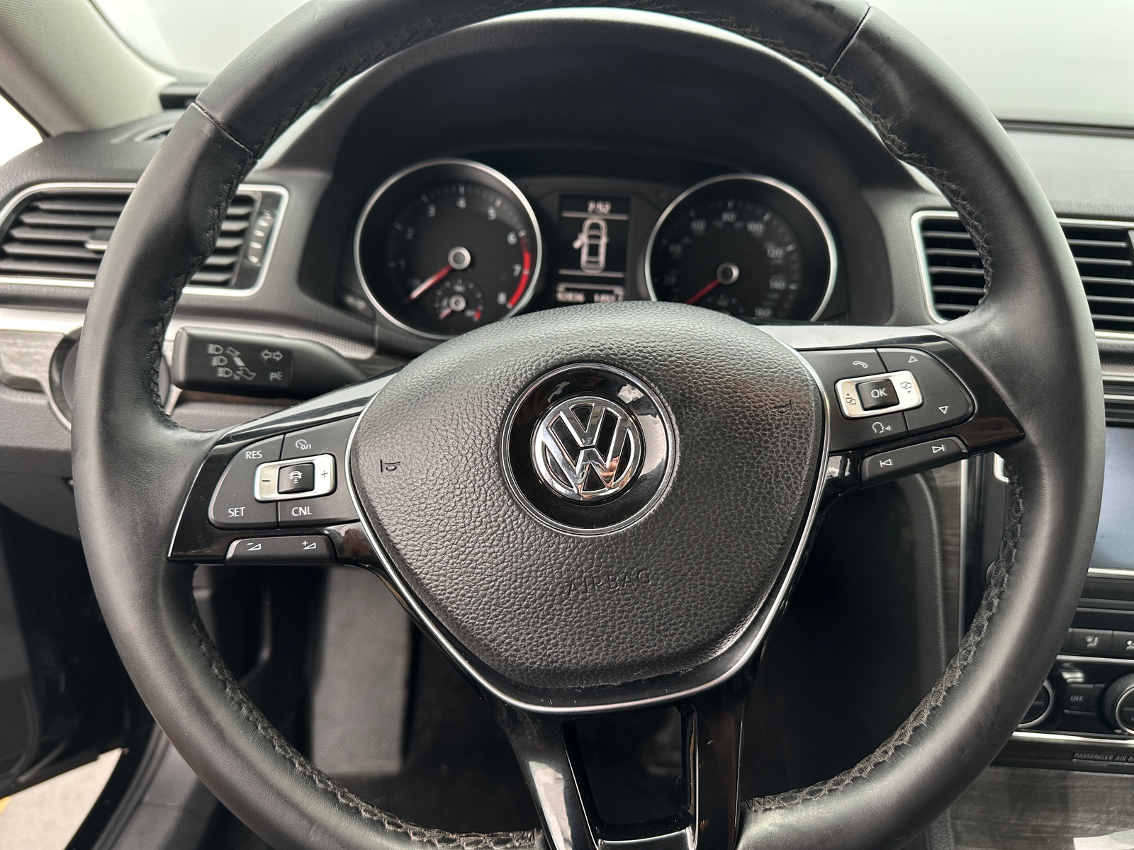 Thumbnail: 2016 Volkswagen Passat - 5