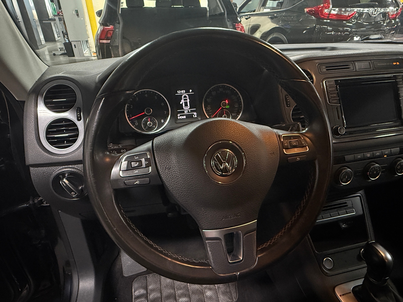 Thumbnail: 2018 Volkswagen Tiguan - 5