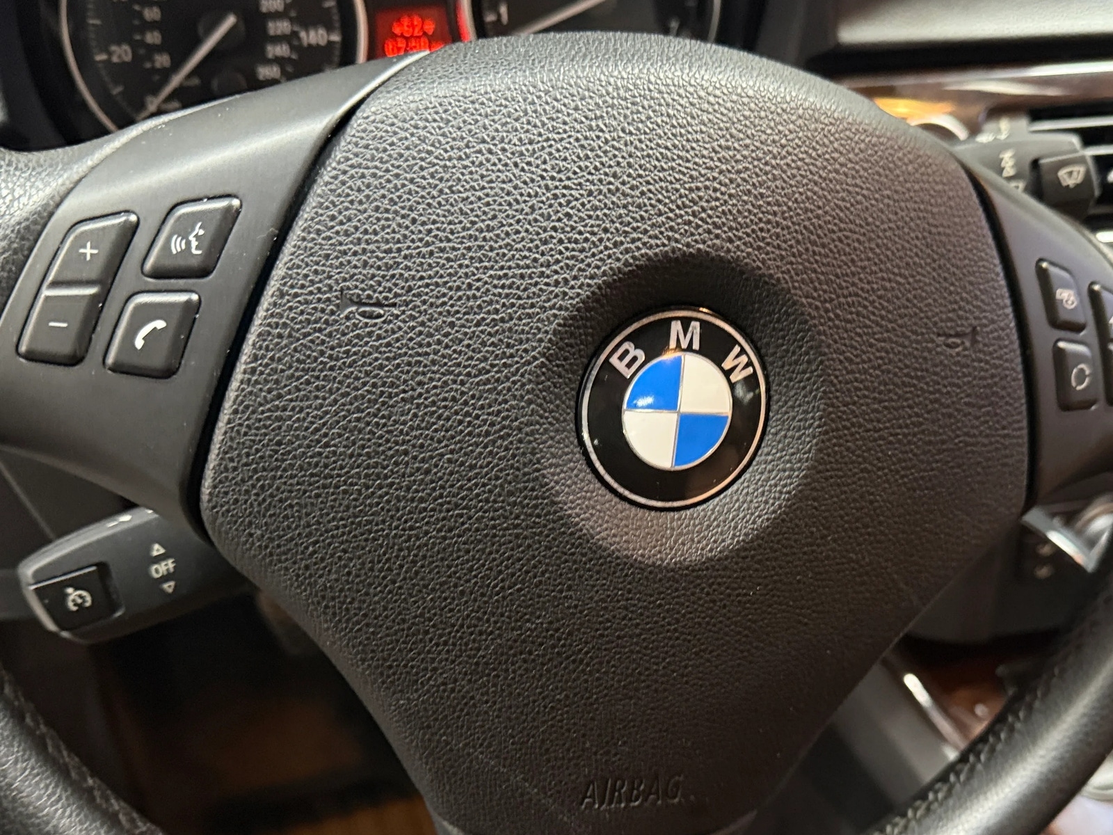 Thumbnail: 2011 BMW 3 Series - 4