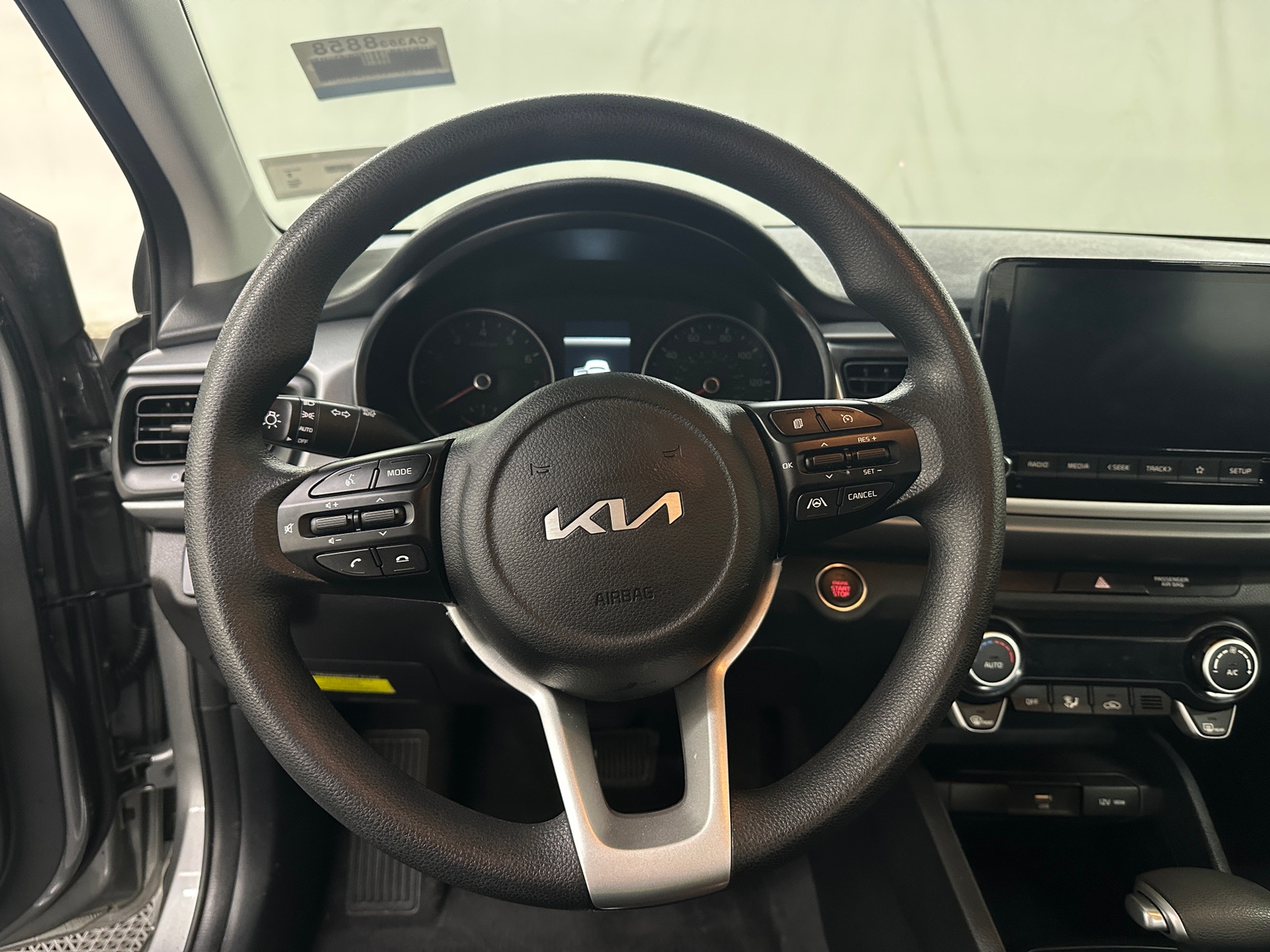 Thumbnail: 2022 Kia Rio - 5
