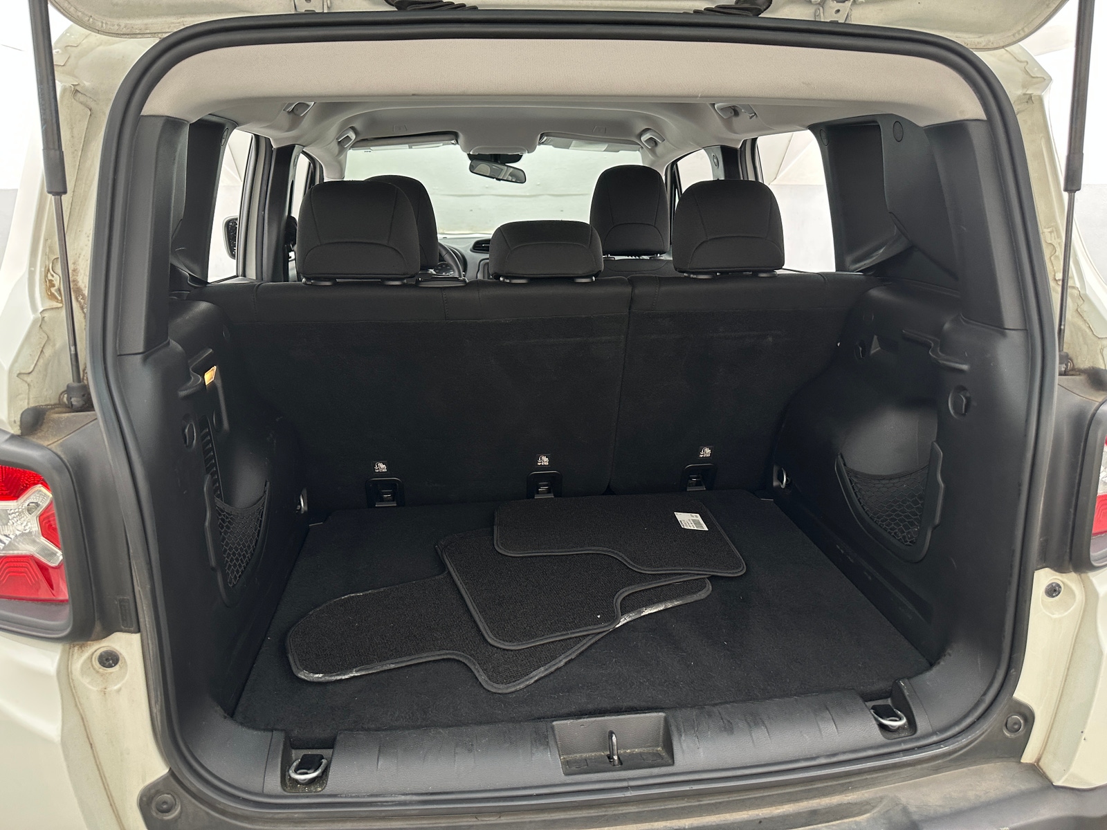 Thumbnail: 2019 Jeep Renegade - 7