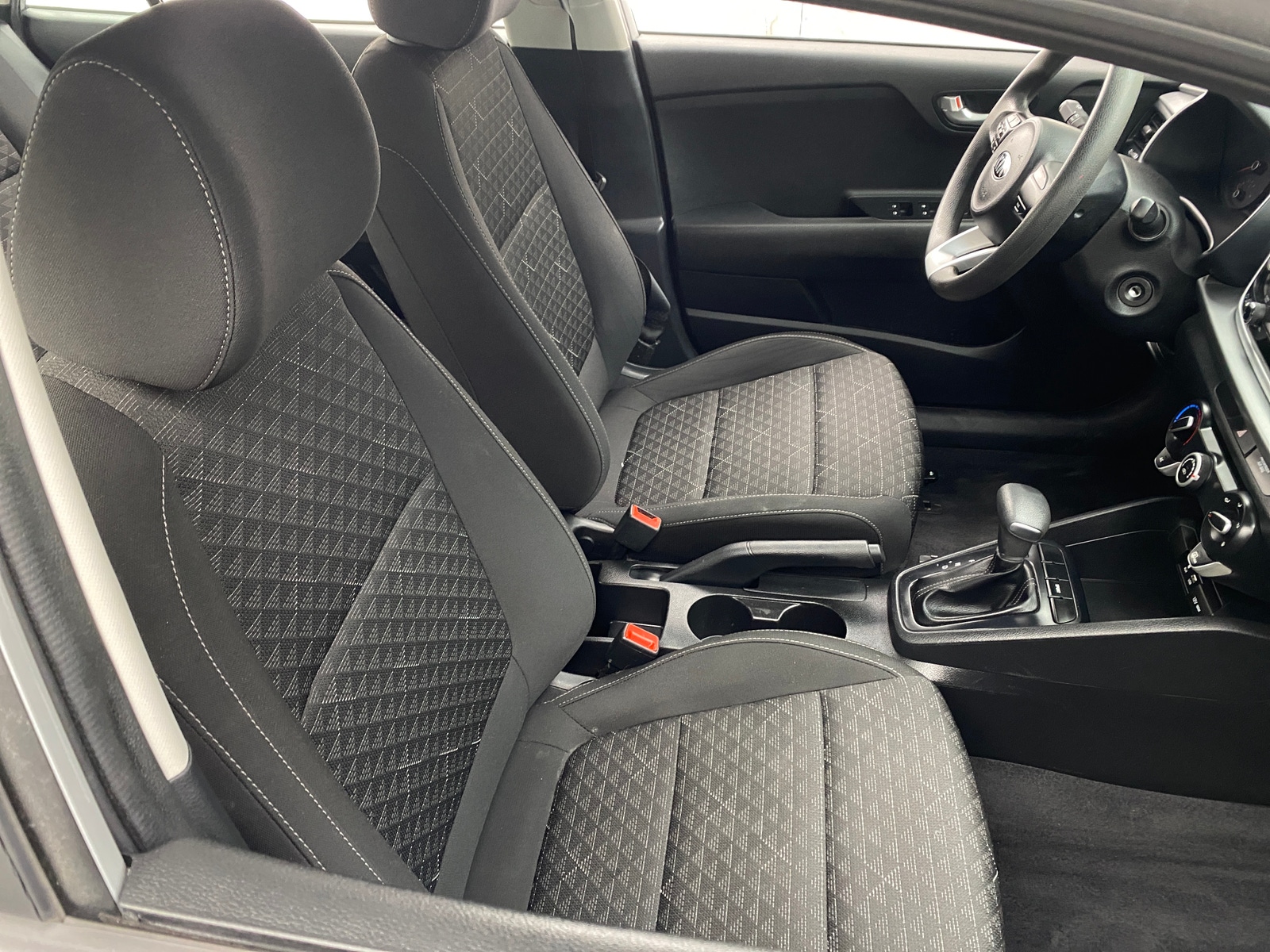 Thumbnail: 2020 Kia Rio - 2