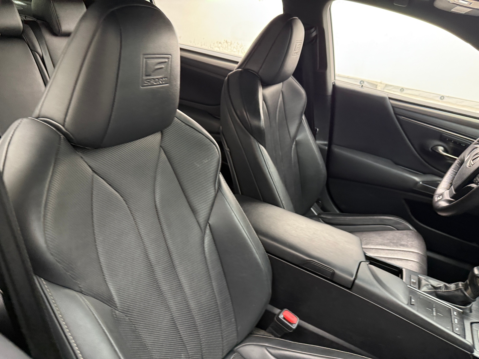 Thumbnail: 2019 Lexus ES - 2