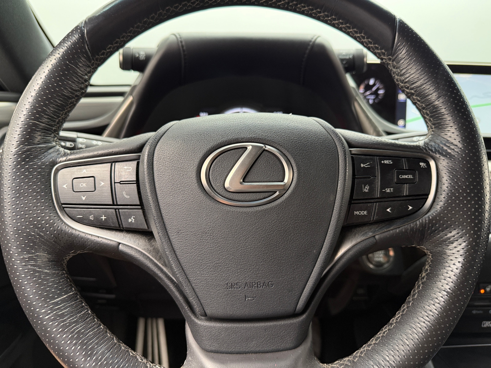 Thumbnail: 2019 Lexus ES - 5