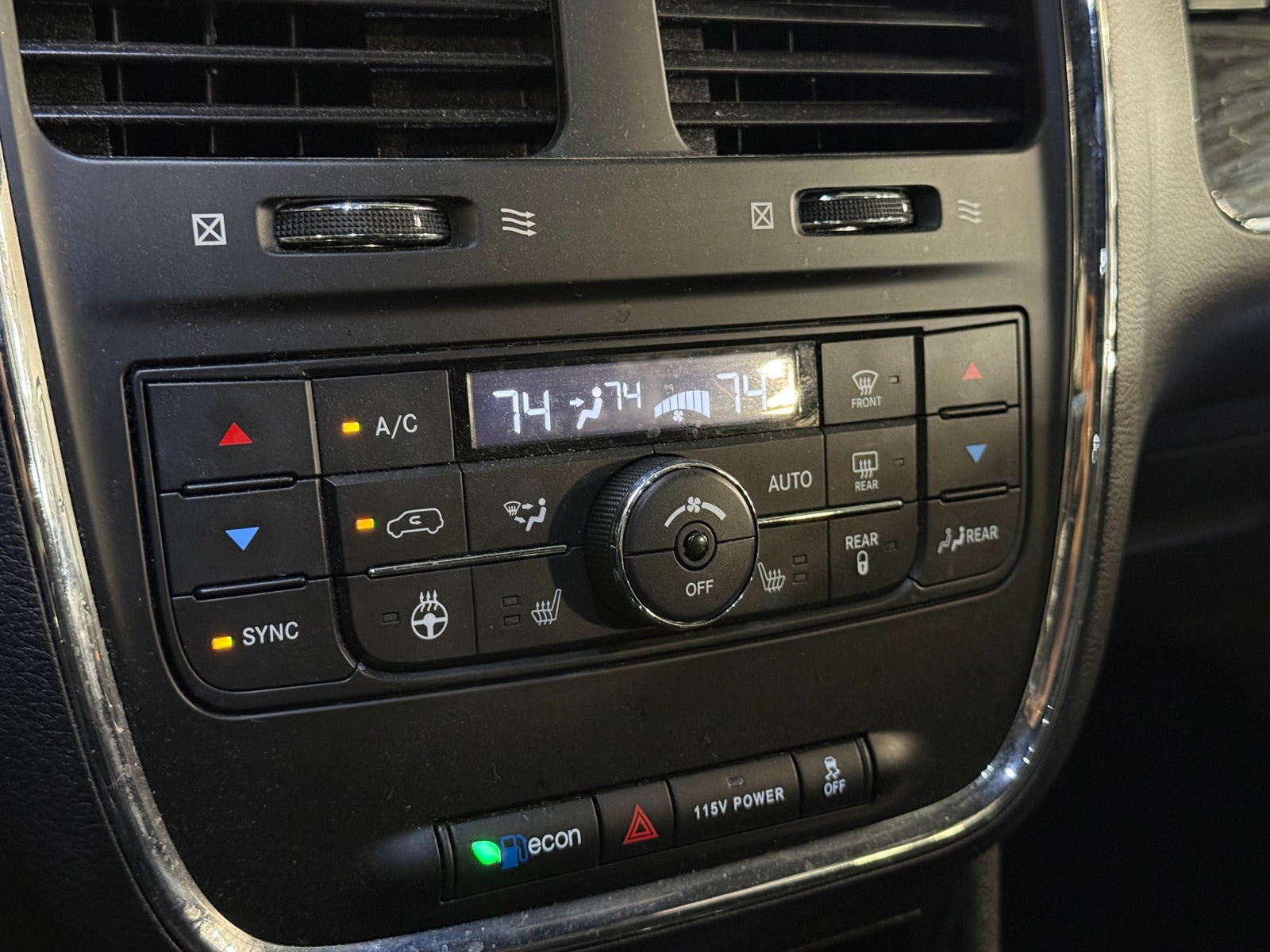 Thumbnail: 2016 Dodge Grand Caravan - 4