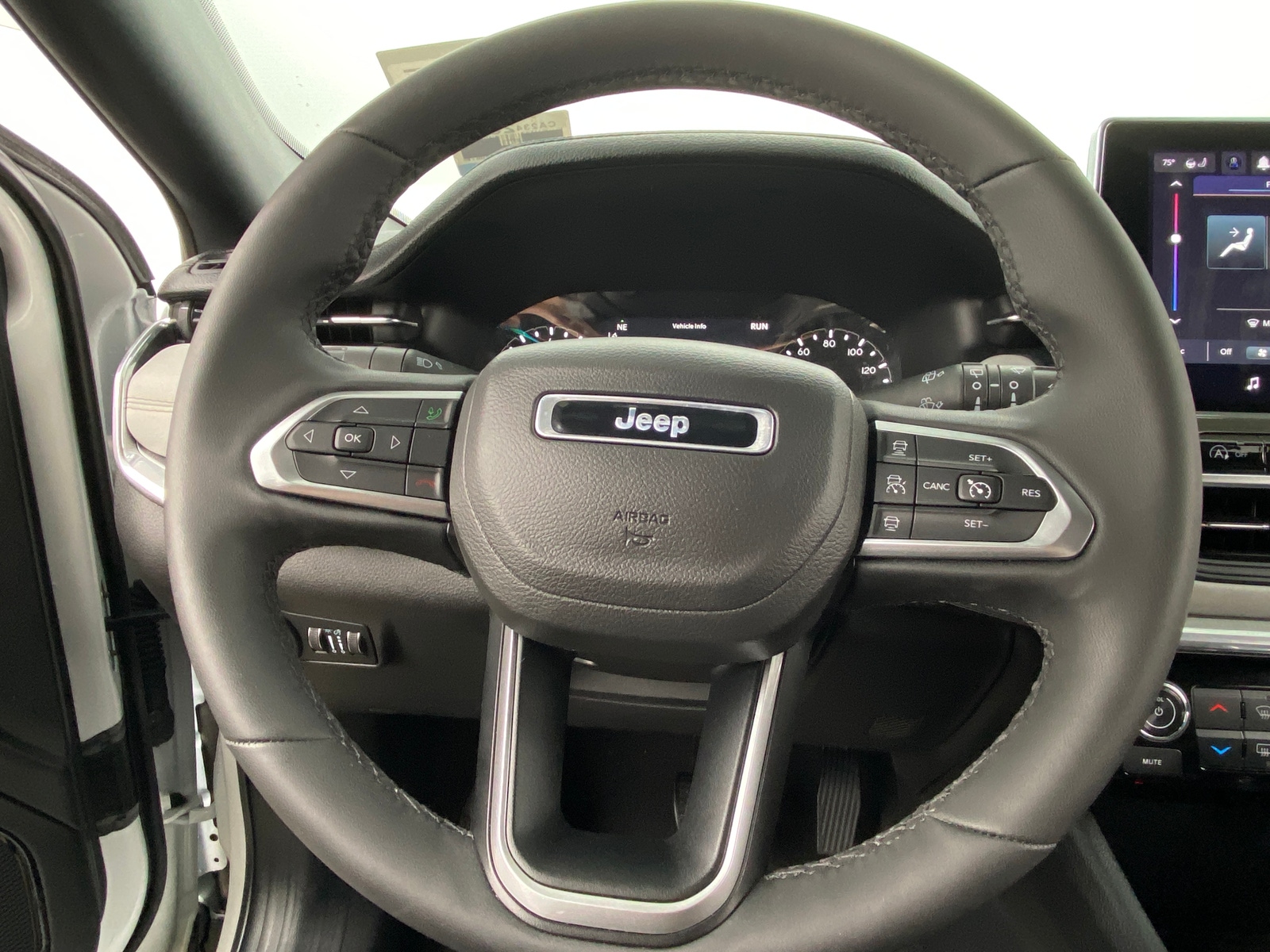 Thumbnail: 2023 Jeep Compass - 4