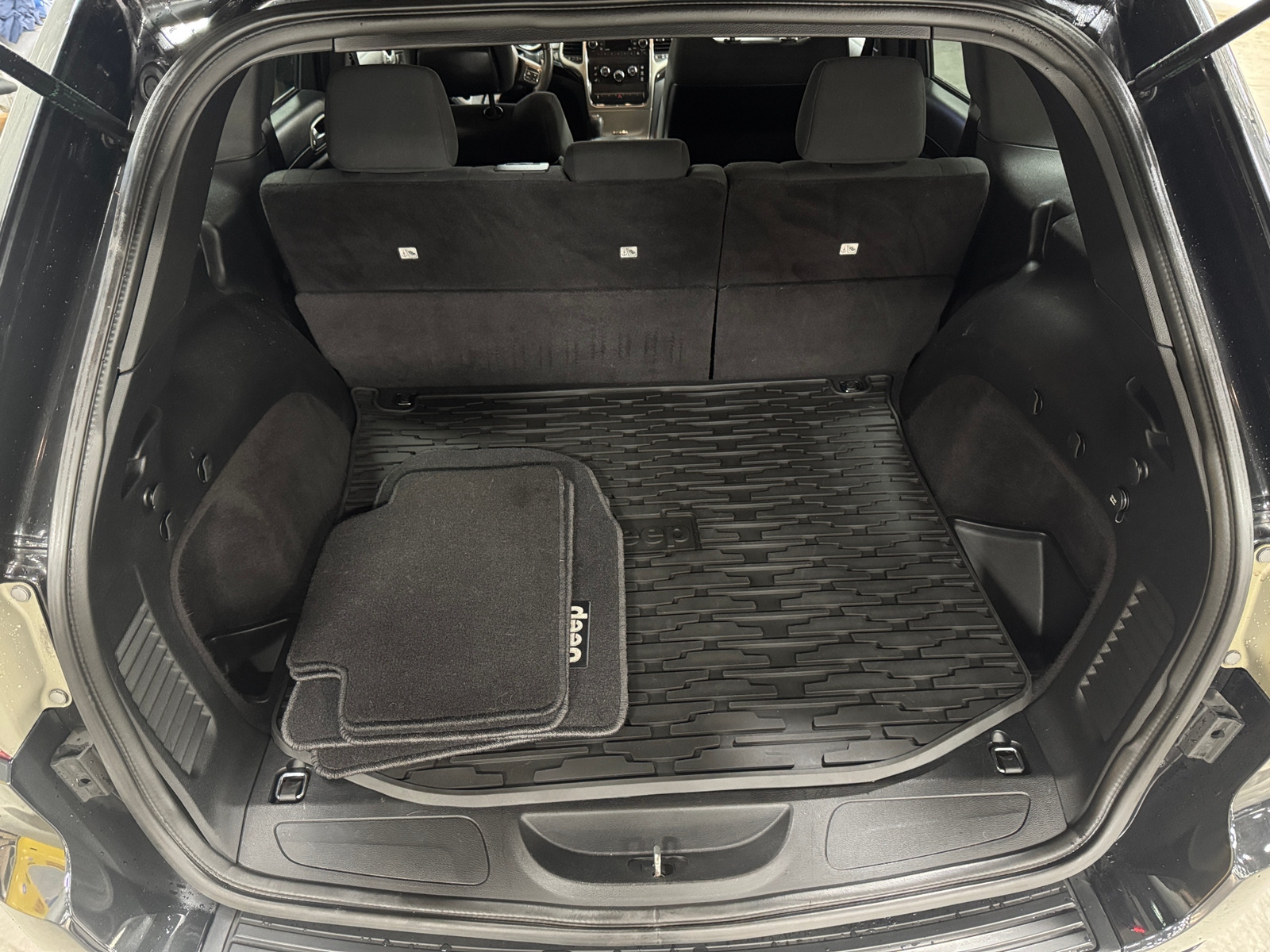 Thumbnail: 2011 Jeep Grand Cherokee - 7