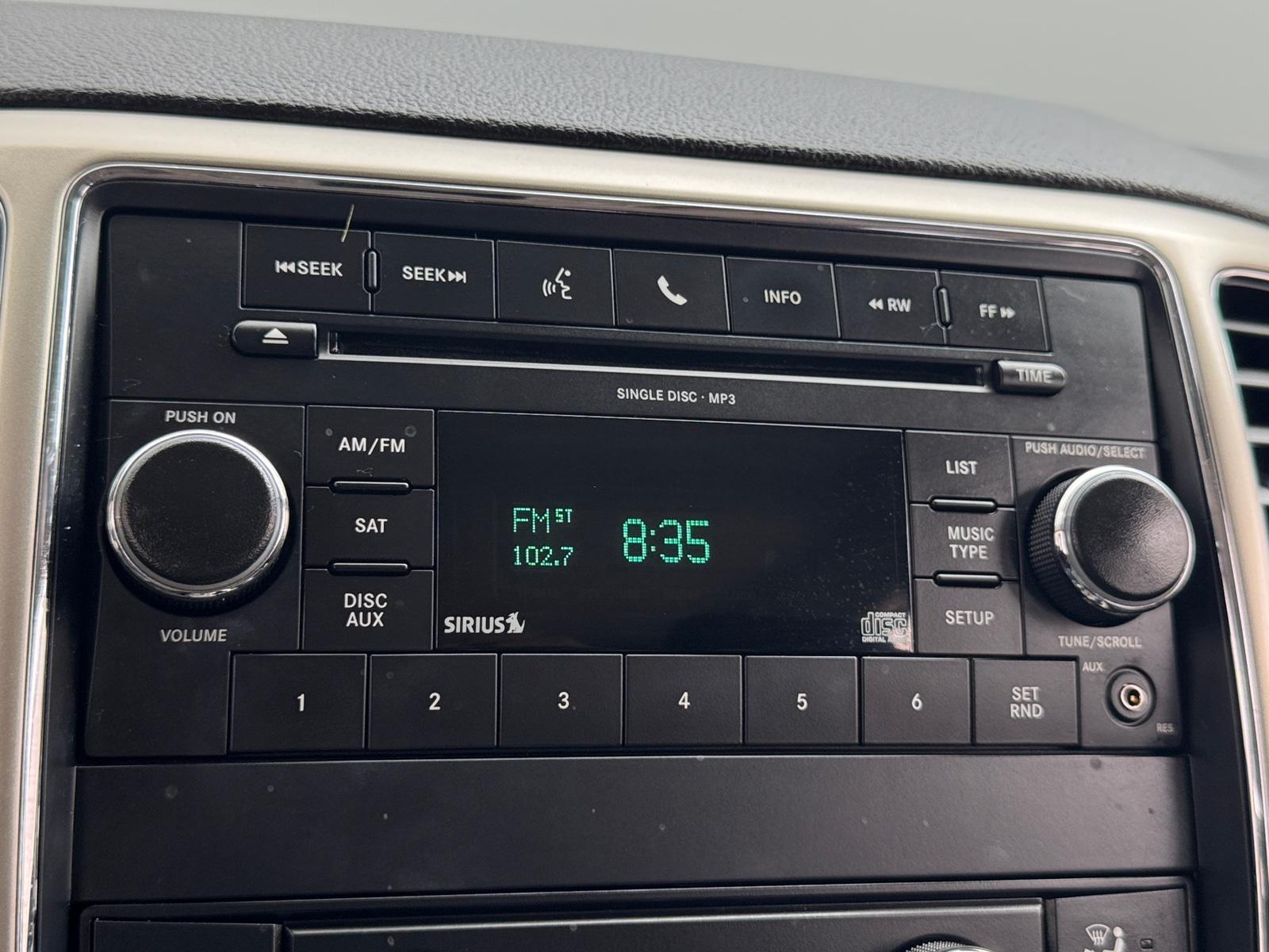 Thumbnail: 2011 Jeep Grand Cherokee - 4