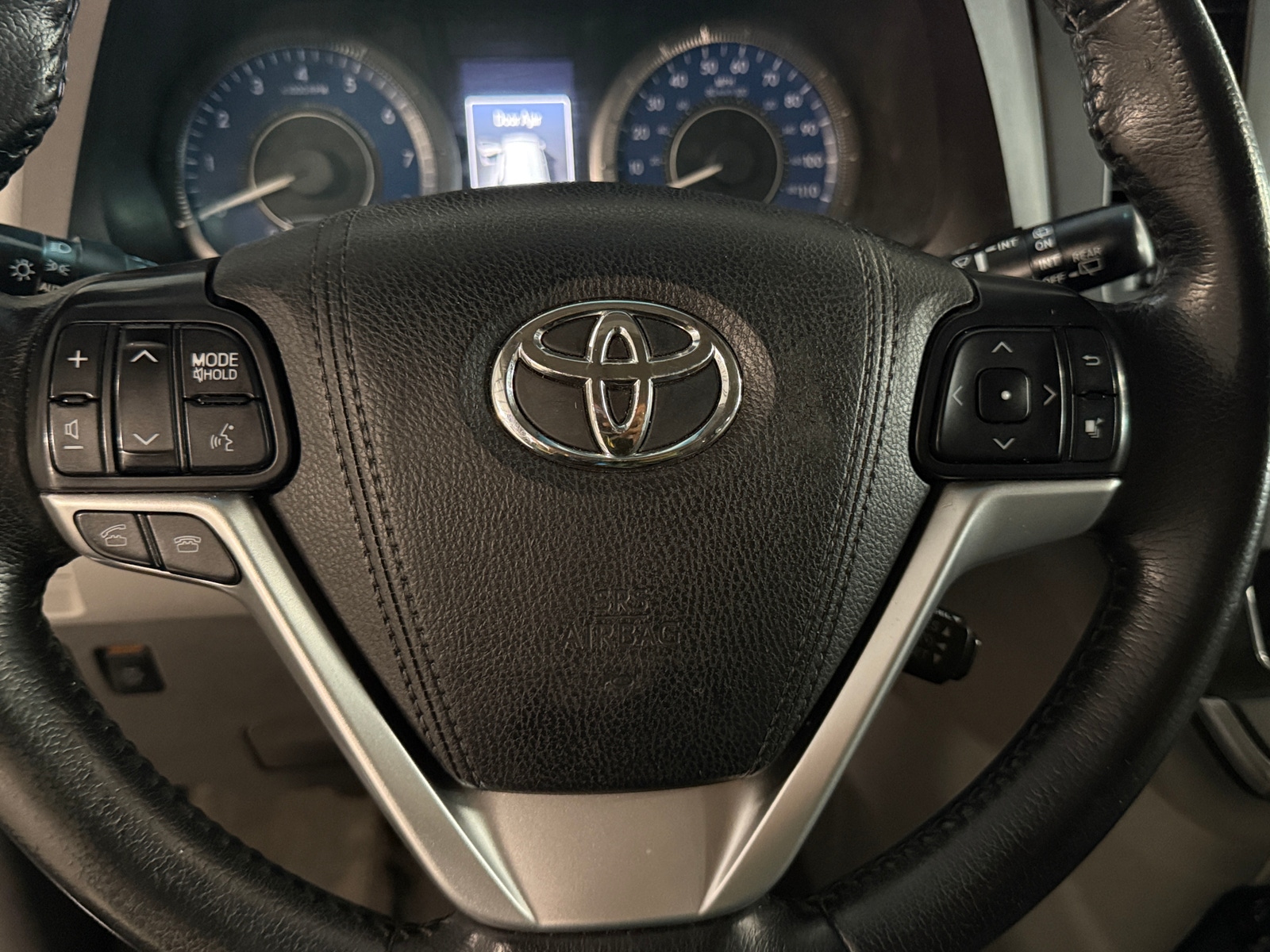 Thumbnail: 2015 Toyota Sienna - 4