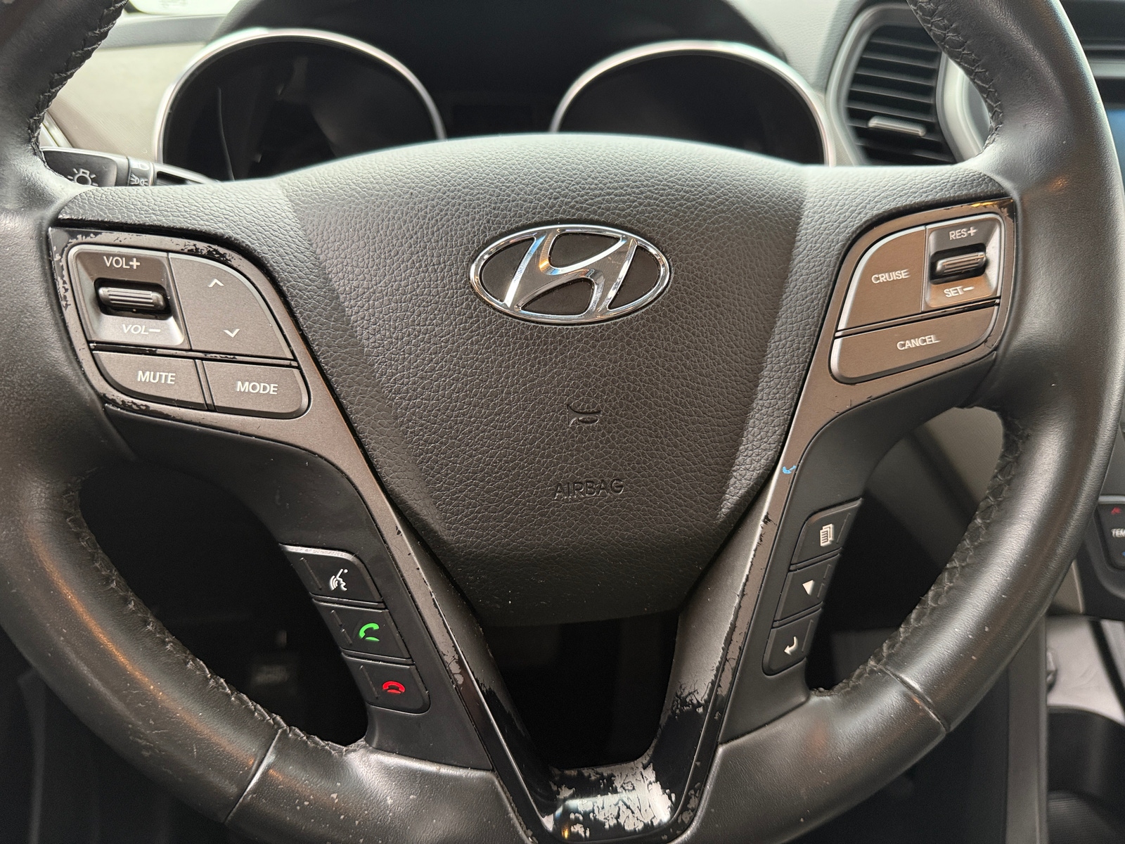 Thumbnail: 2017 Hyundai Santa Fe - 4