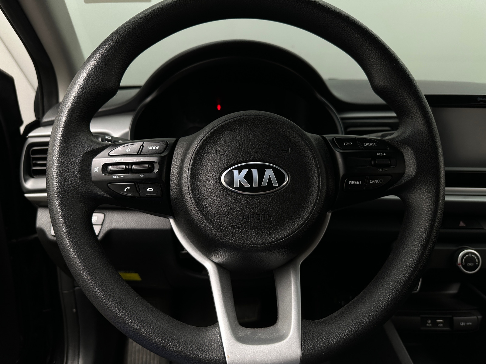 Thumbnail: 2020 Kia Rio - 5