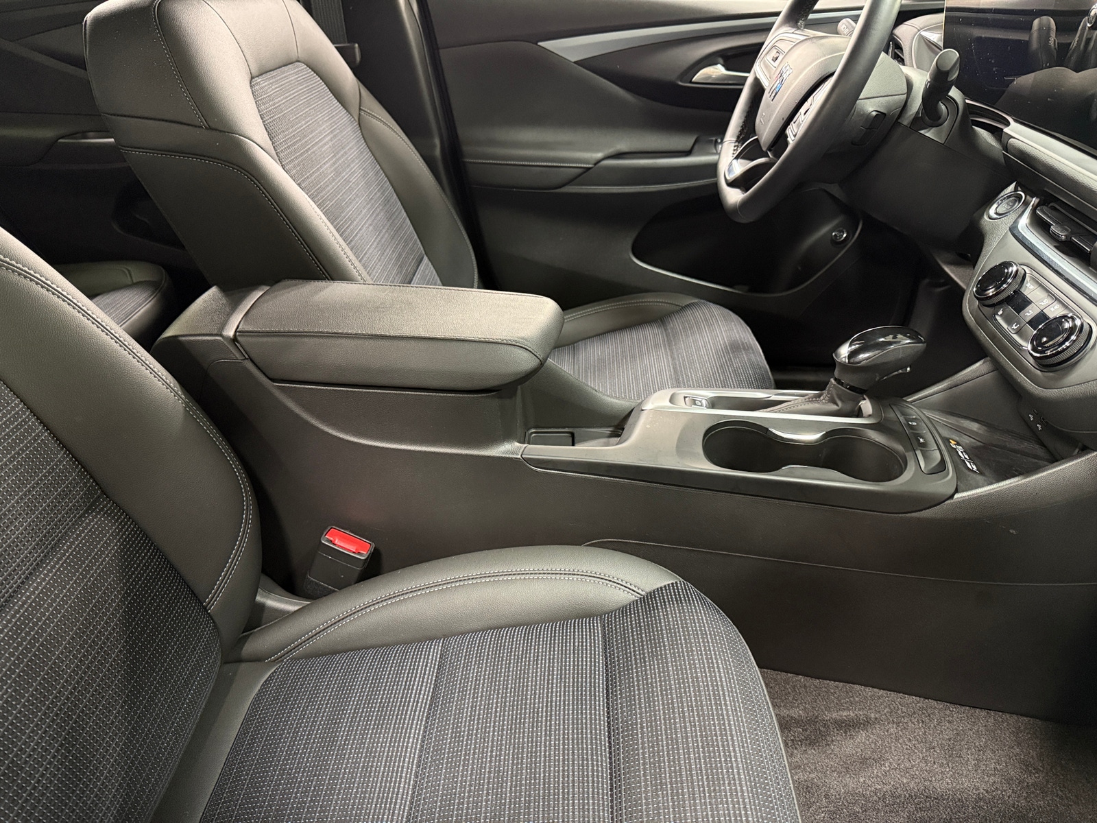 Thumbnail: 2024 Buick Envista - 2
