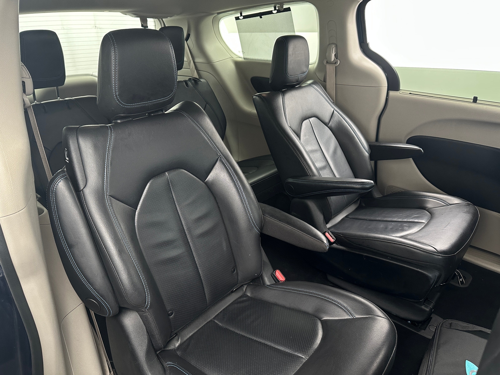 Thumbnail: 2021 Chrysler Pacifica - 5
