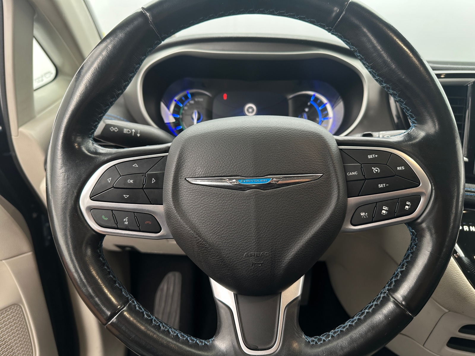 Thumbnail: 2021 Chrysler Pacifica - 4