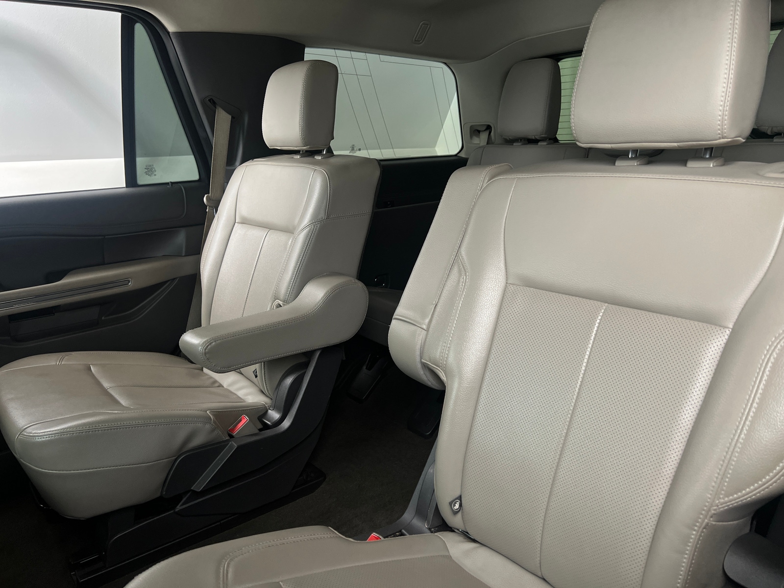Thumbnail: 2021 Ford Expedition - 6