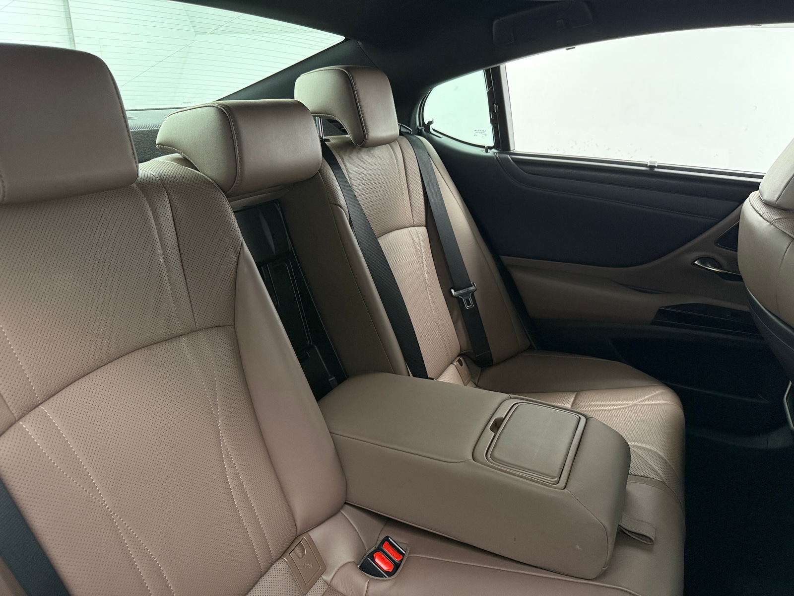 Thumbnail: 2022 Lexus ES - 5