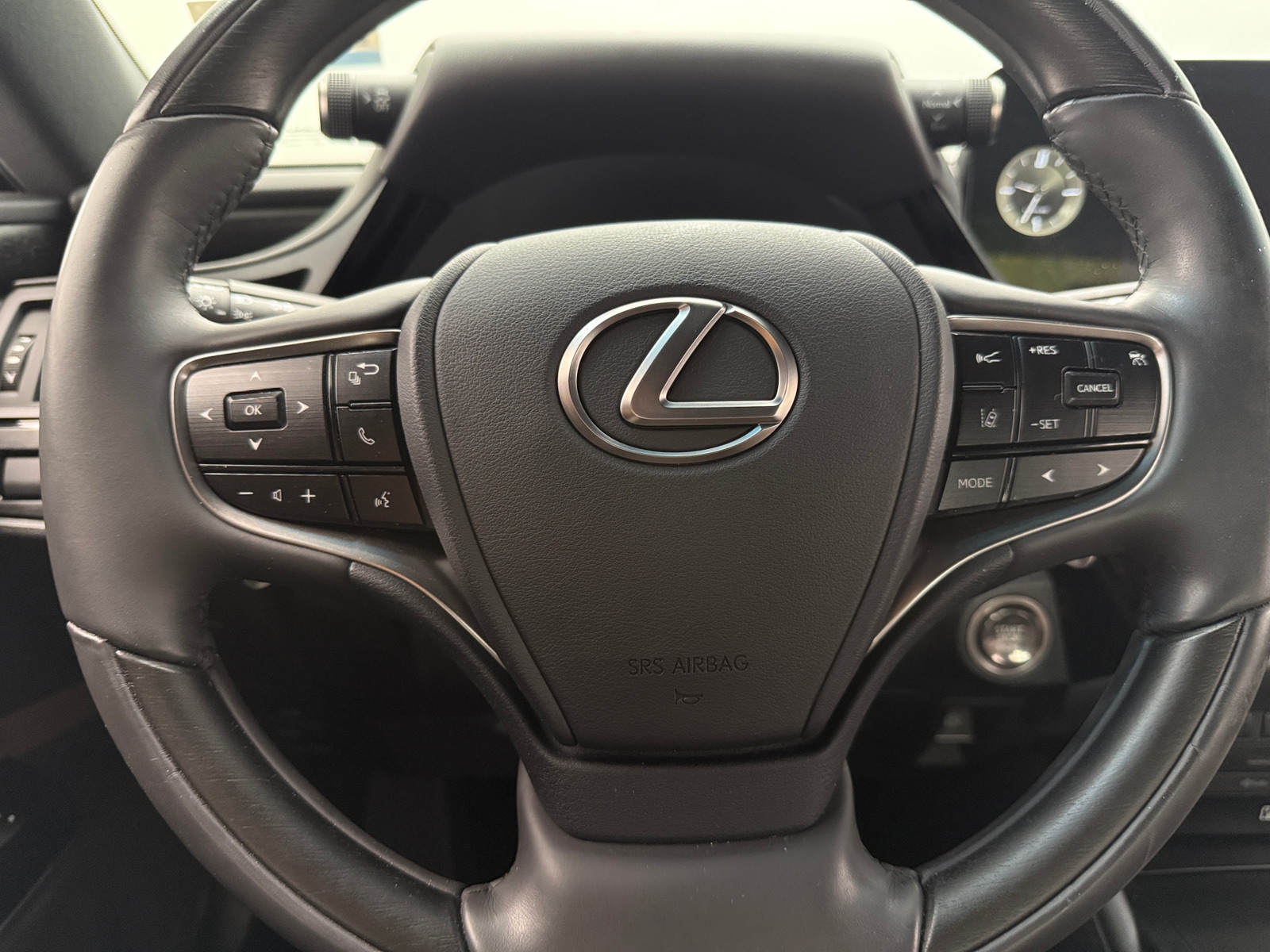 Thumbnail: 2022 Lexus ES - 4