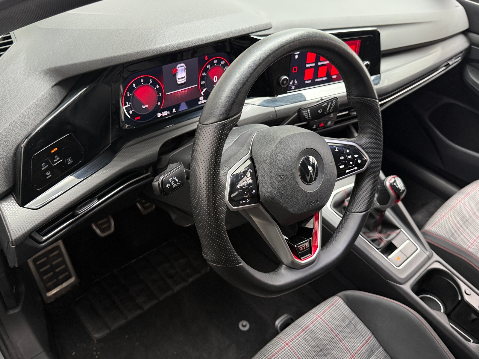 Thumbnail: 2022 Volkswagen Golf - 3