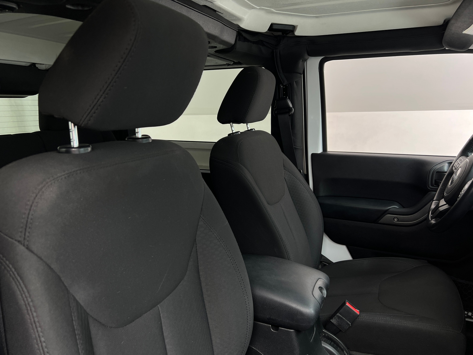Thumbnail: 2016 Jeep Wrangler - 2