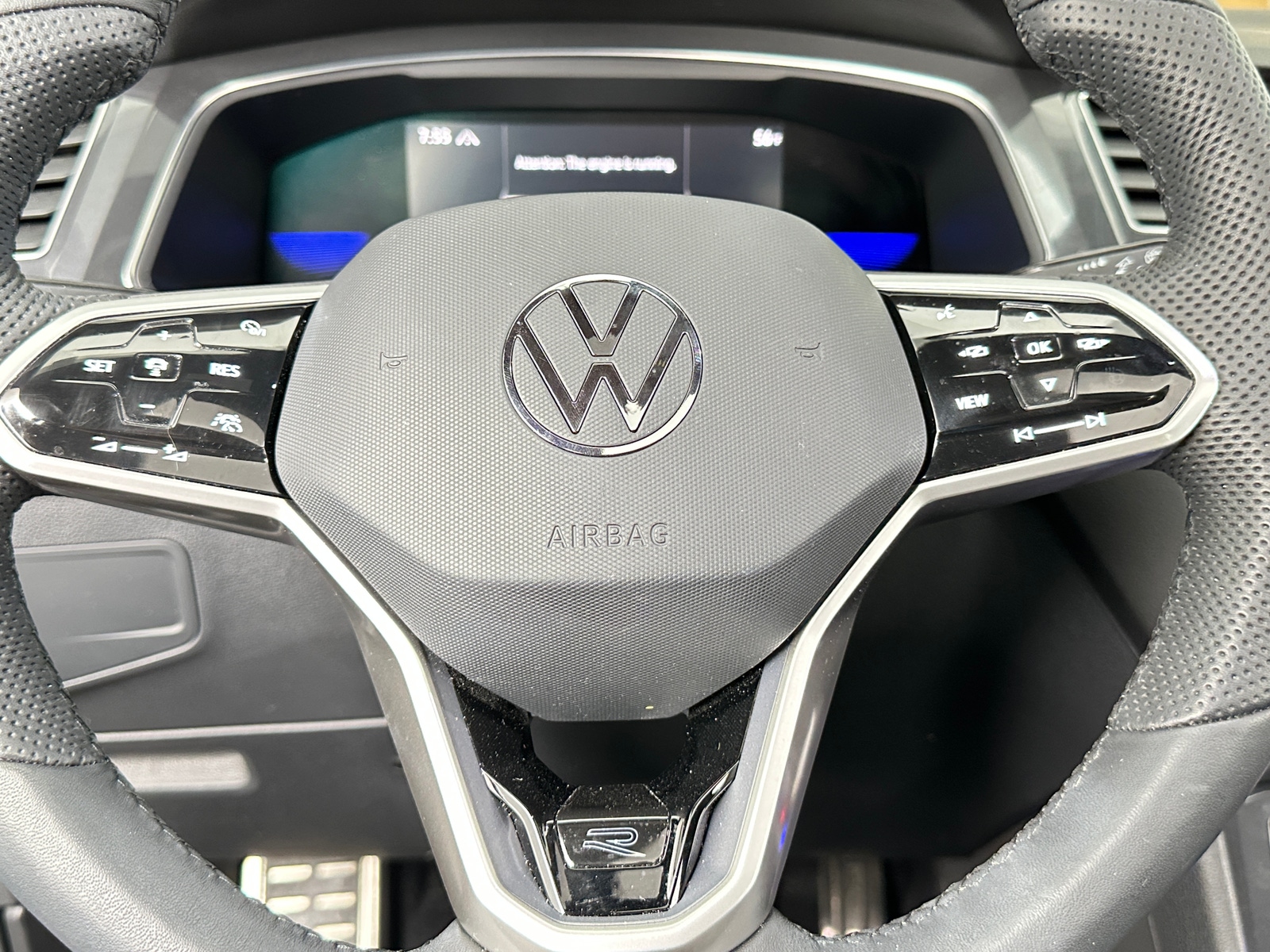 Thumbnail: 2022 Volkswagen Tiguan - 4