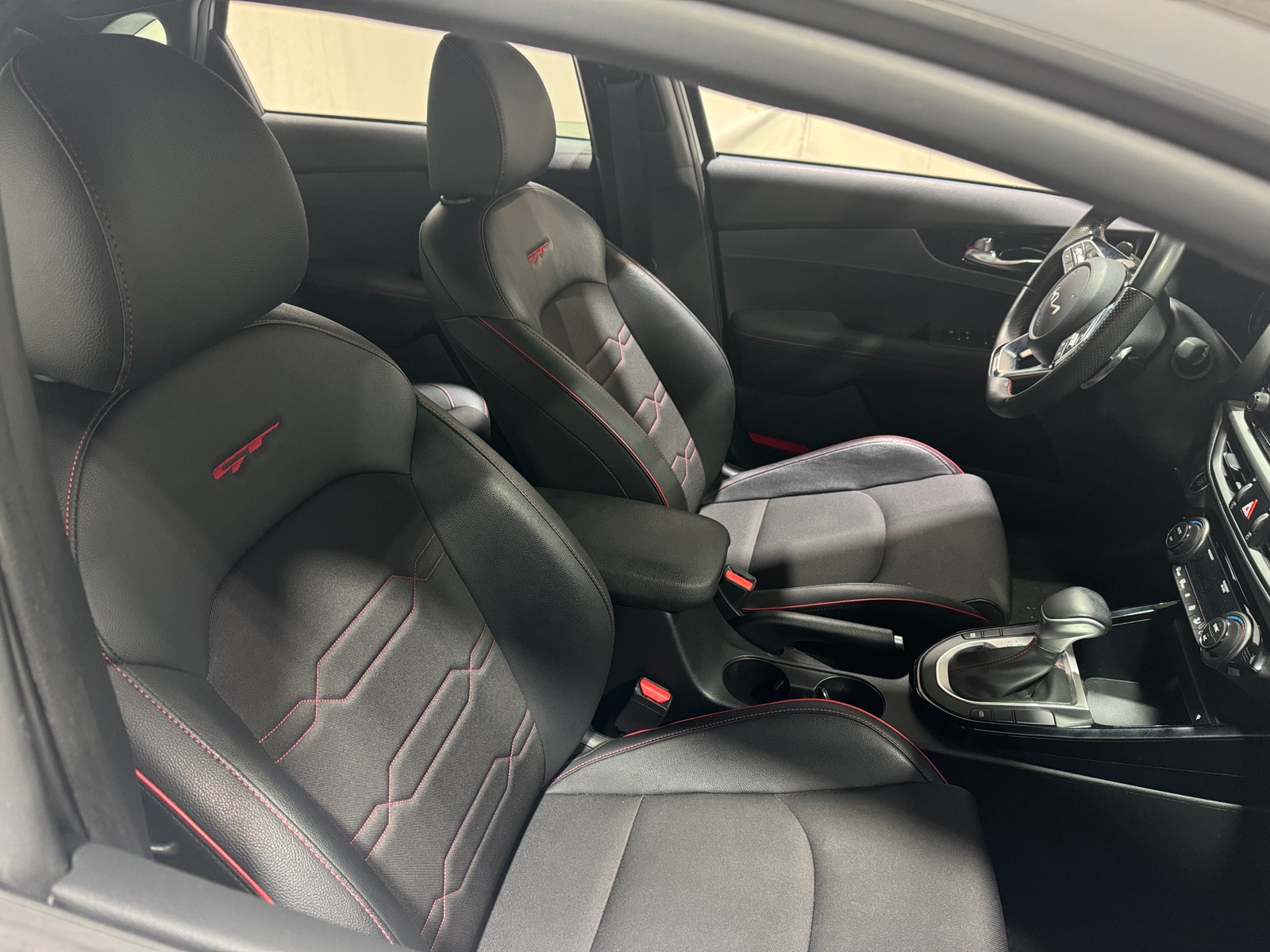 Thumbnail: 2022 Kia Forte - 2
