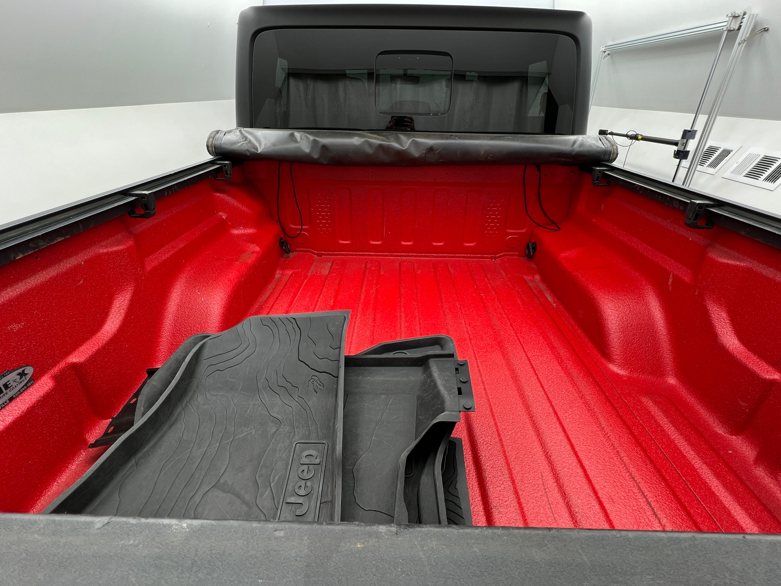 Thumbnail: 2020 Jeep Gladiator - 7